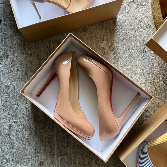 *Brand New* - Louboutin NEW SIMPLE PUMP 120 PATENT
NUDE 6248
3080746
Siz… - Picture 11 of 11